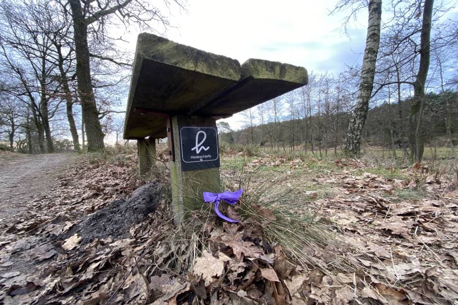 Wegmarkierung auf der Heideschleife Radenbachtal
