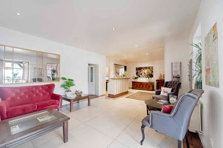 Rezeptionsbereich in dem Hotel Acht Linden in Egestorf