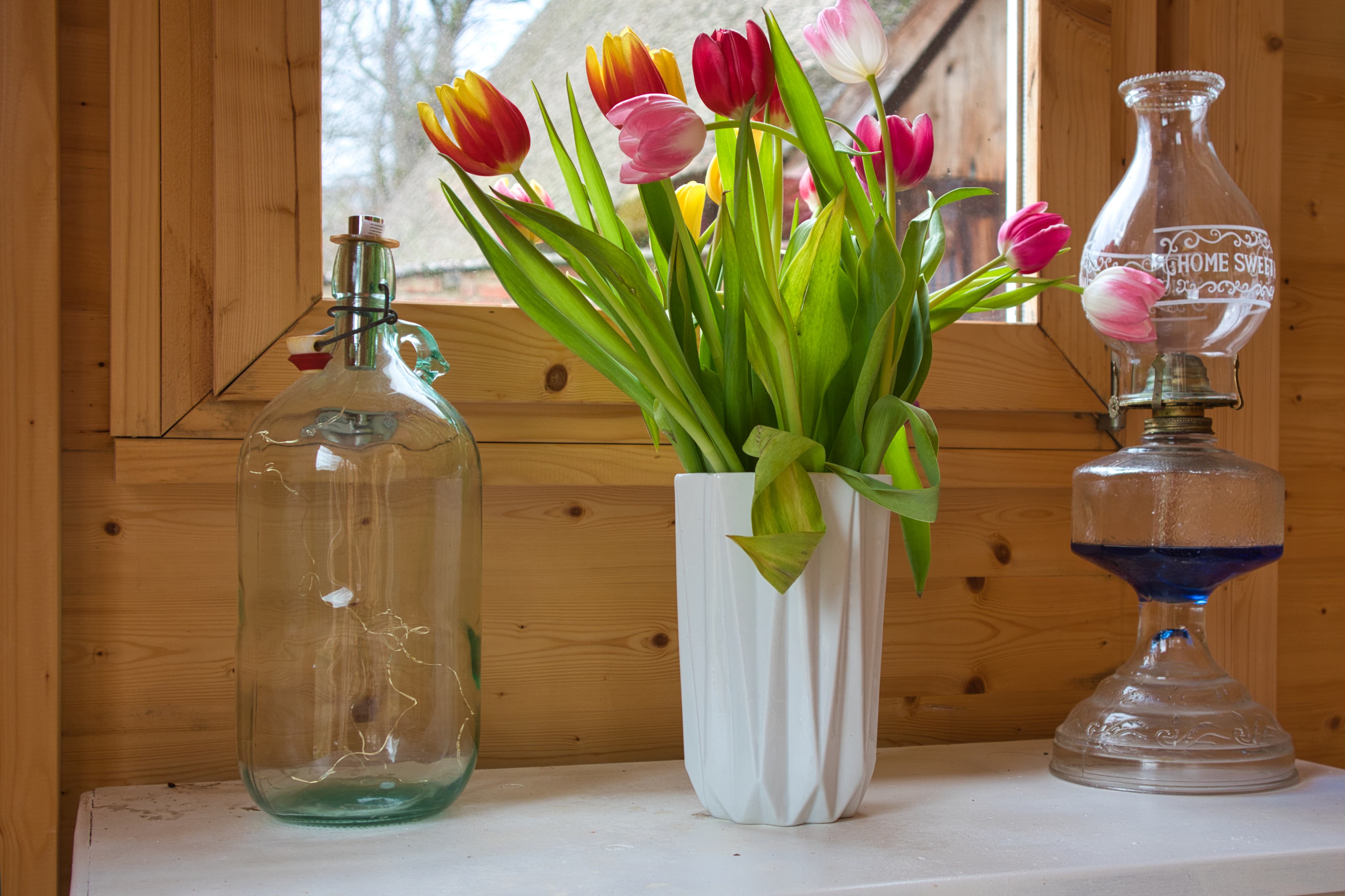 der schäferwagen ist liebevoll dekoriert