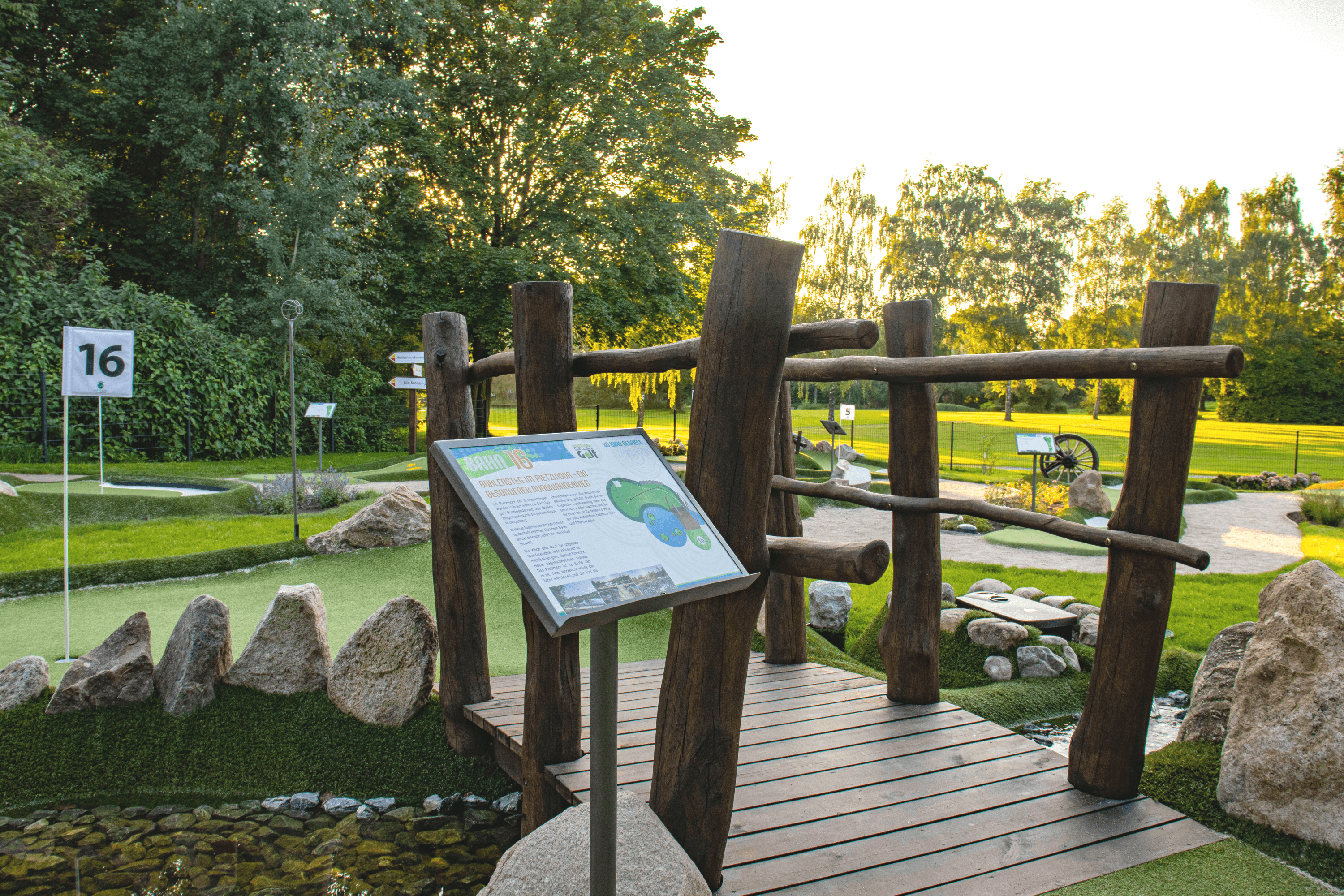 Adventure Minigolf in der Lüneburger Heide mit Themen Bahnen