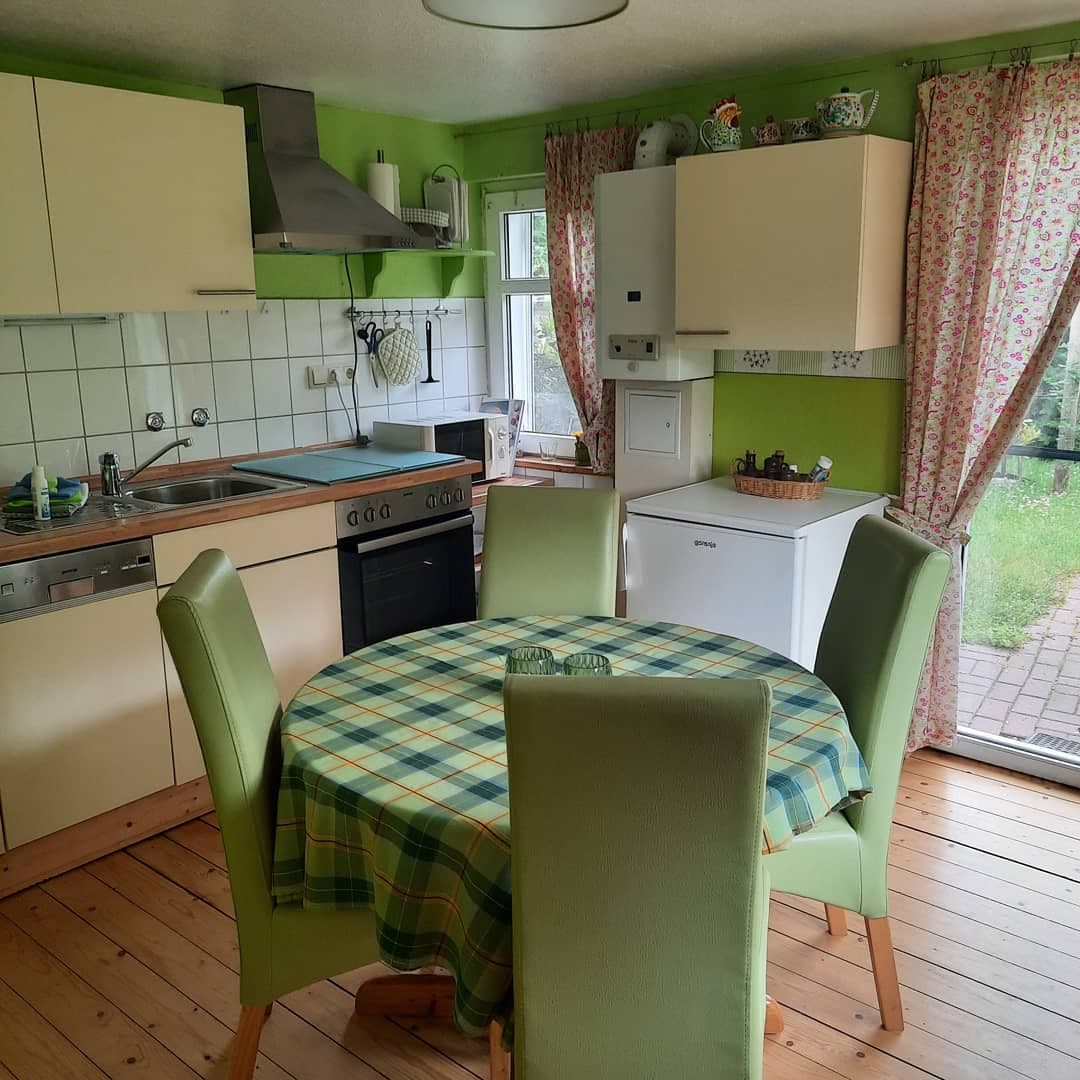 Küche im Blockhaus auf dem Ferienhof Meyer Unterlüß