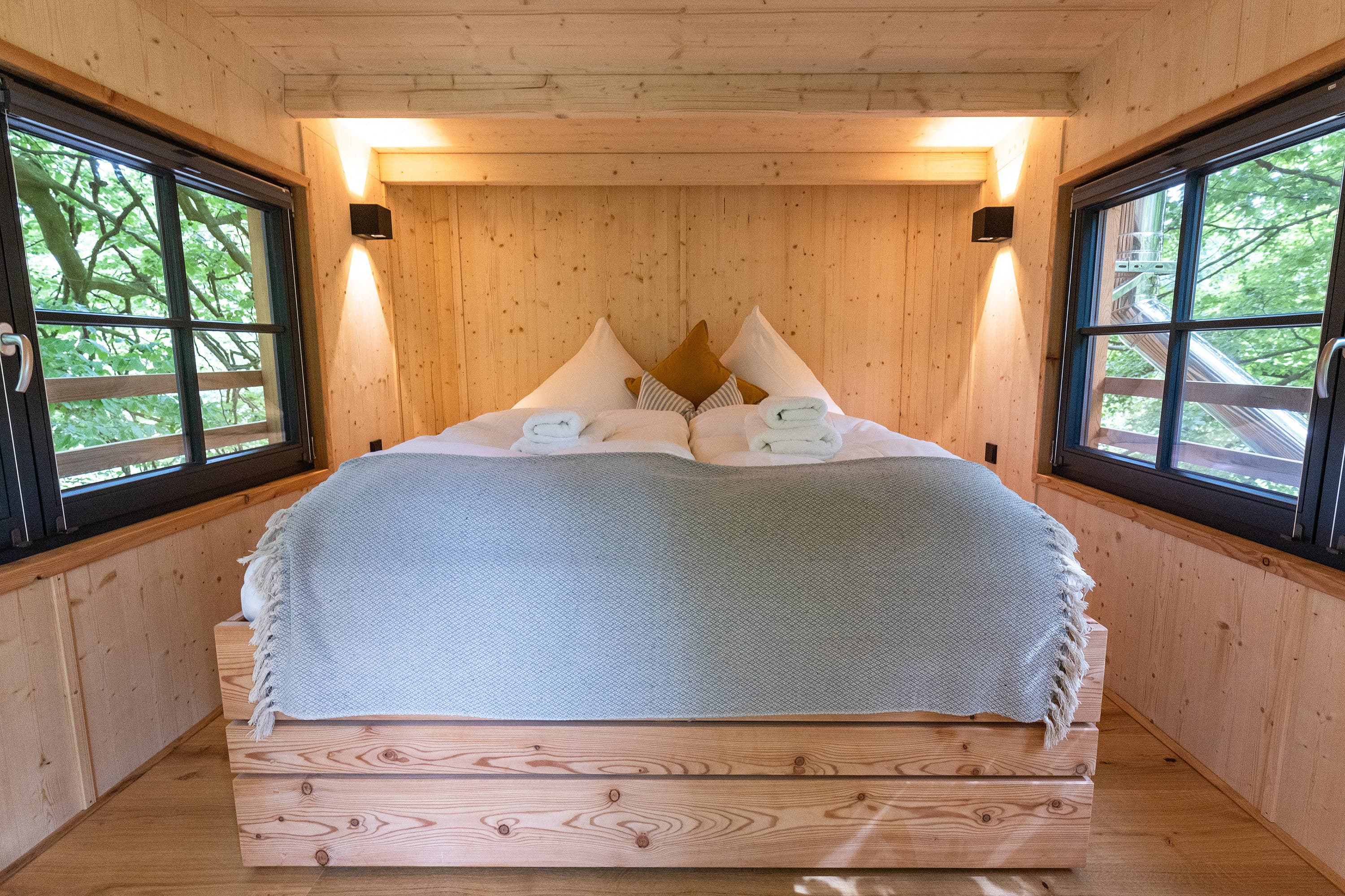 baumhaushotel lüneburger heide auf hof bockelmann in bispingen