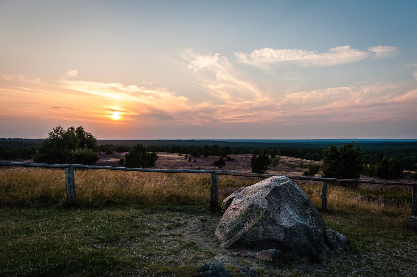 Wandern auf dem Heidschnuckenweg in der Lüneburger Heide
