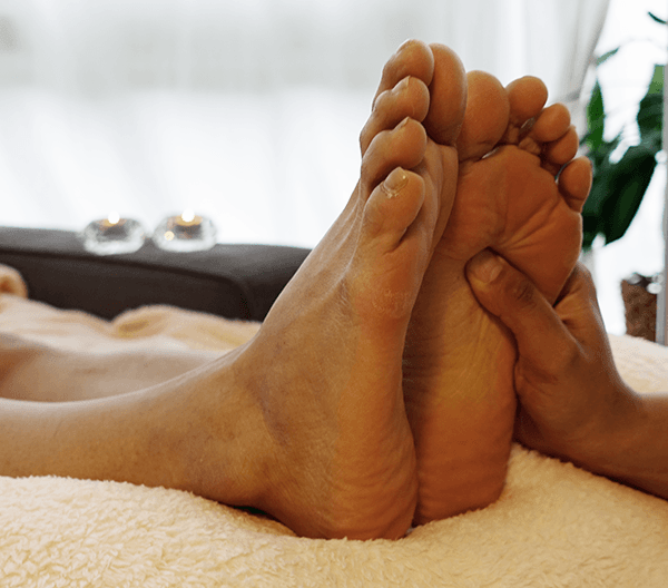 Eine Fussmassage ist unglaublich entspannend