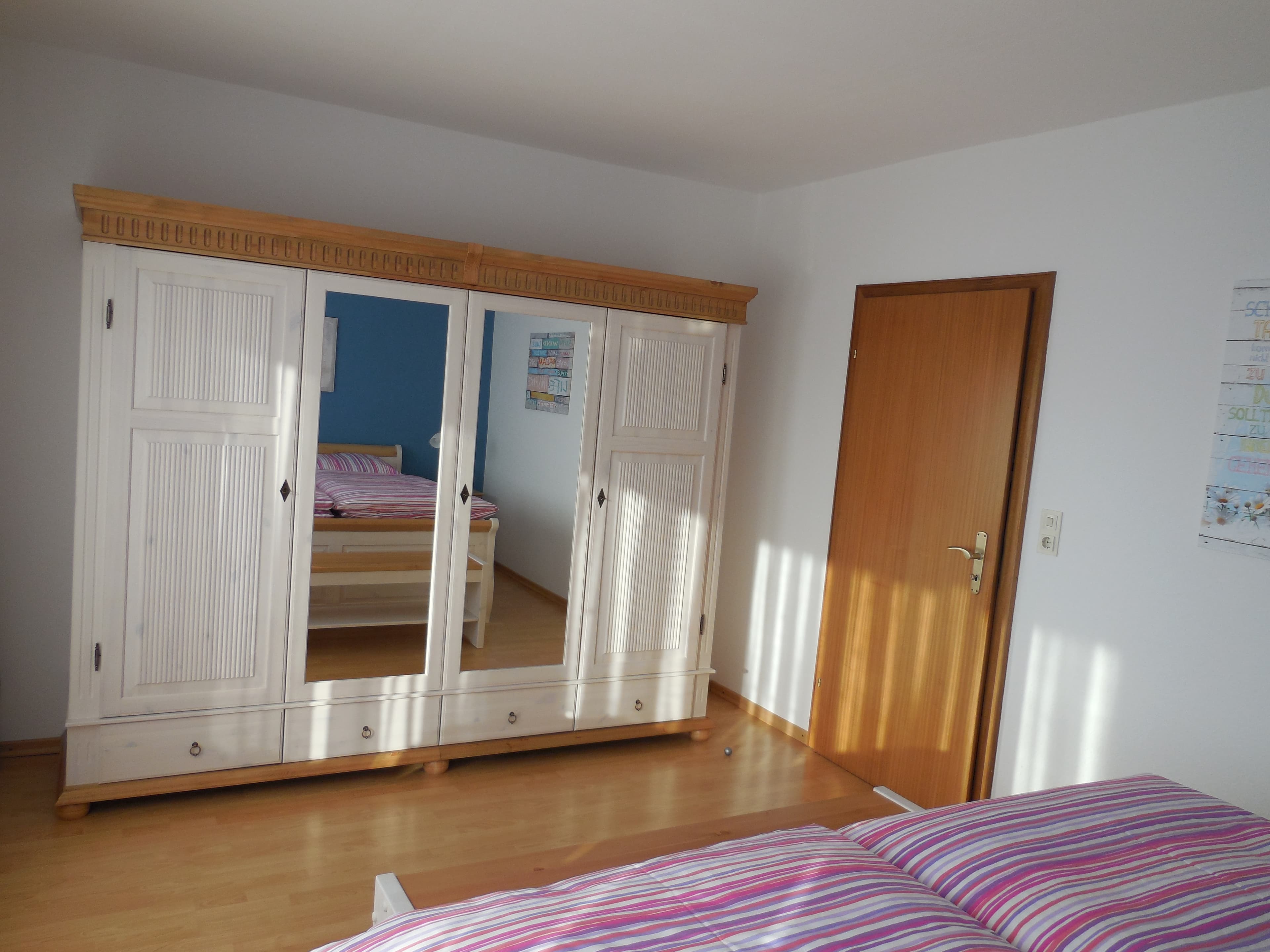 Schrank in dem Schlafzimmer 2 in der Ferienwohnung Sorge in Bispingen
