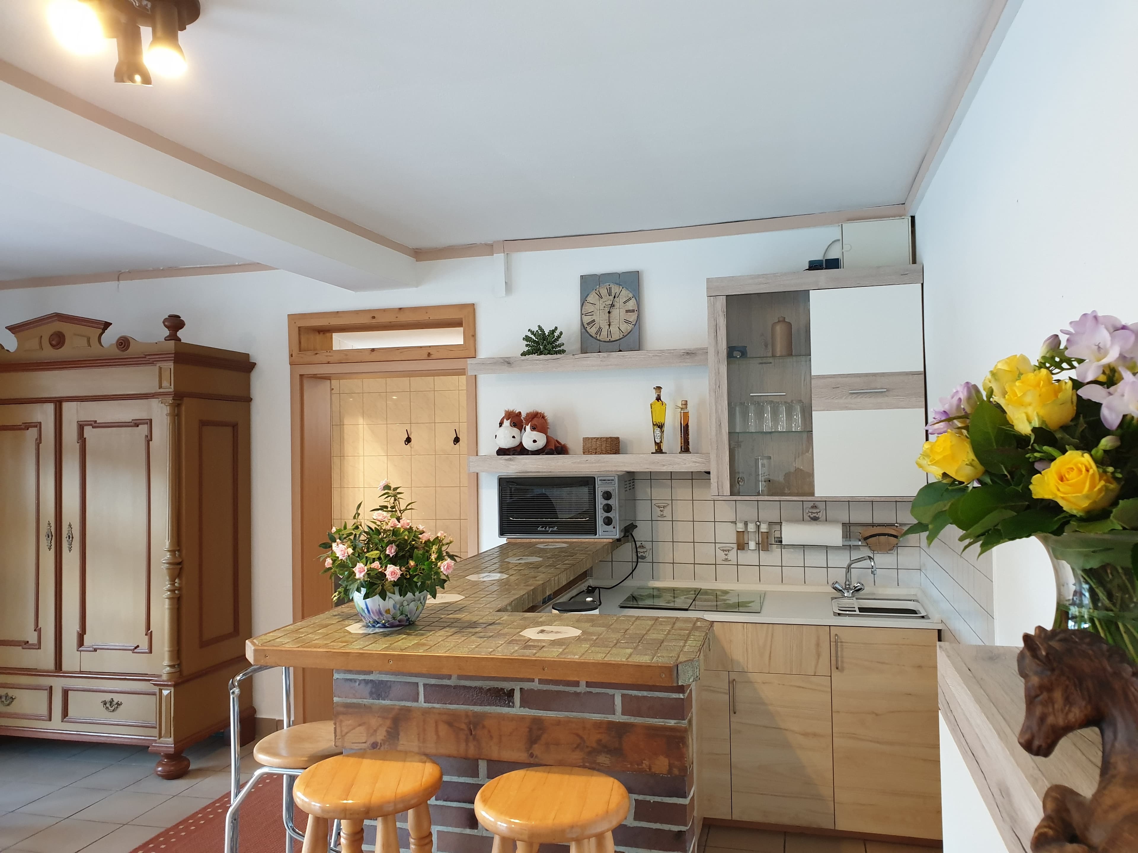 Küche im Hollerbusch des Reiter- und Ferienhof Cohrs in BispingenKitchen in the Hollerbusch of the Reiter- und Ferienhof Cohrs in BispingenKøkken i Hollerbusch på Cohrs ride- og feriegård i BispingenKeuken in de Hollerbusch op de manege en vakantieboerderij Cohrs in Bispingen