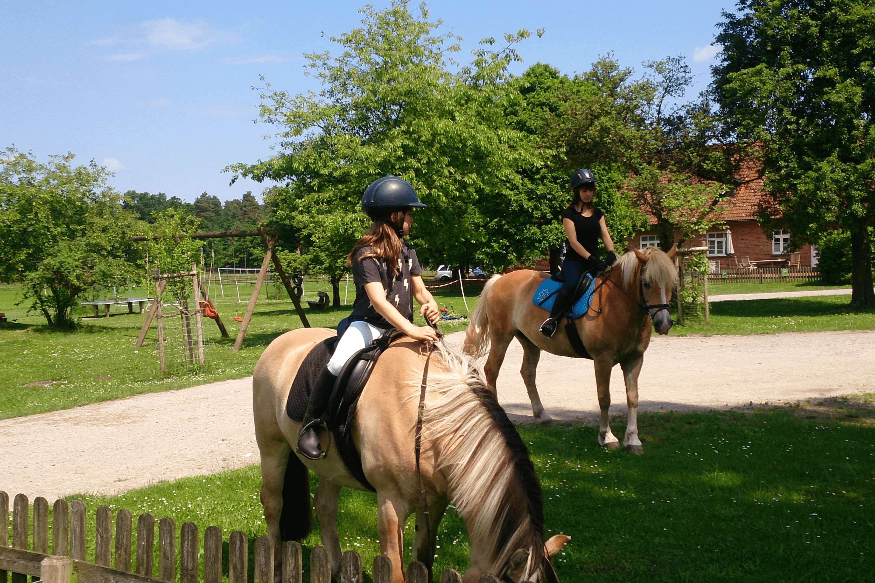 Ponyreiten auf dem Schröderhof Unterlüß