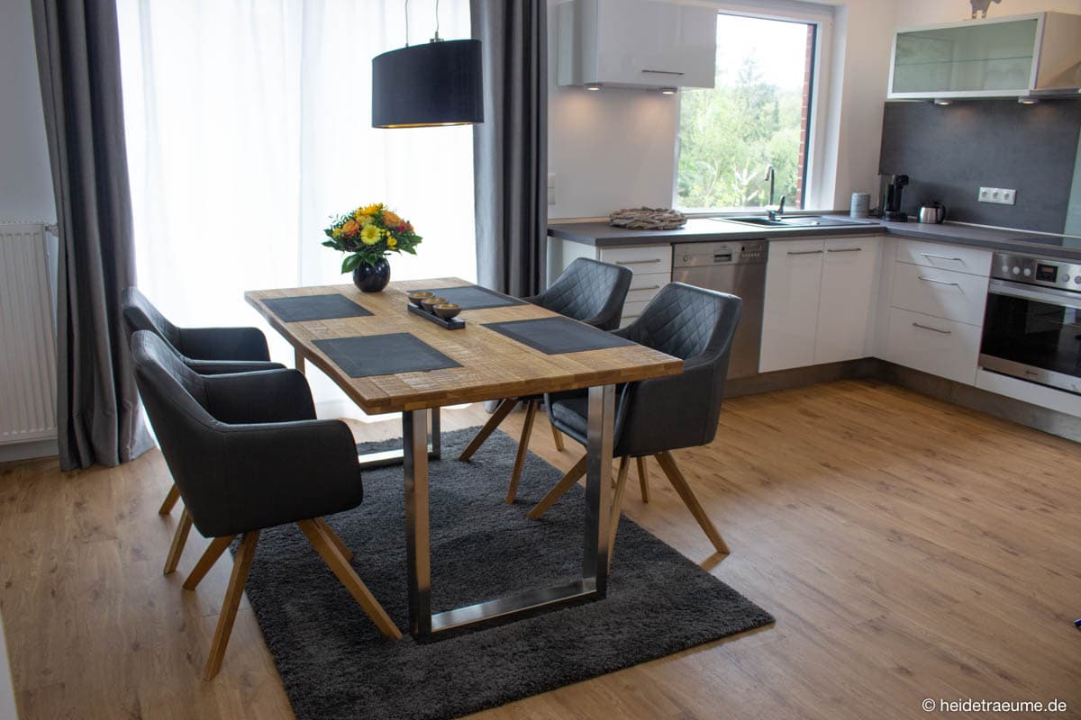 Küche/Essbereich Pferdeflüsterer in den Heideträume Appartements in Undeloh
