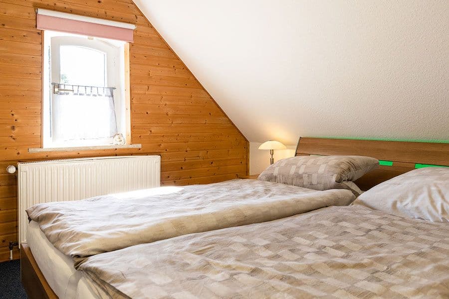 Schlafzimmer in der Ferienwohnung The Old Heroes Flat in Hermannsburg