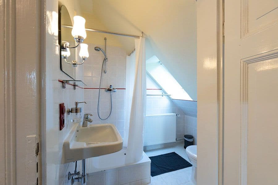 Duschbad in der Ferienwohnung The Old Heroes Flat in Hermannsburg