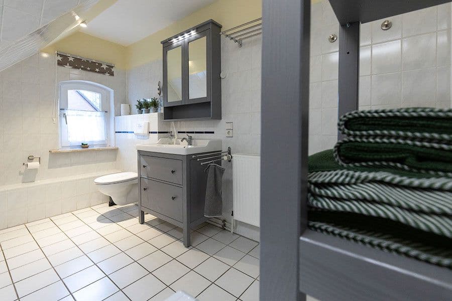 Badezimmer in der Ferienwohnung The Old Heroes Flat in Hermannsburg