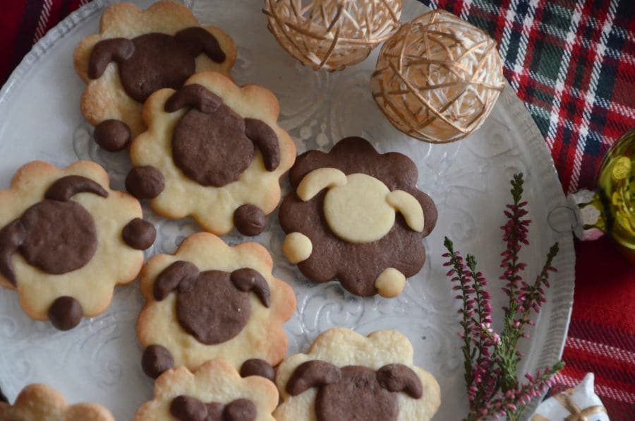 Knusprige Kekse in Schäfchen-Form